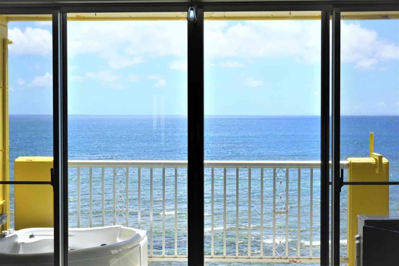 Hotel Okinawa Ocean Front Chatan Exterior foto