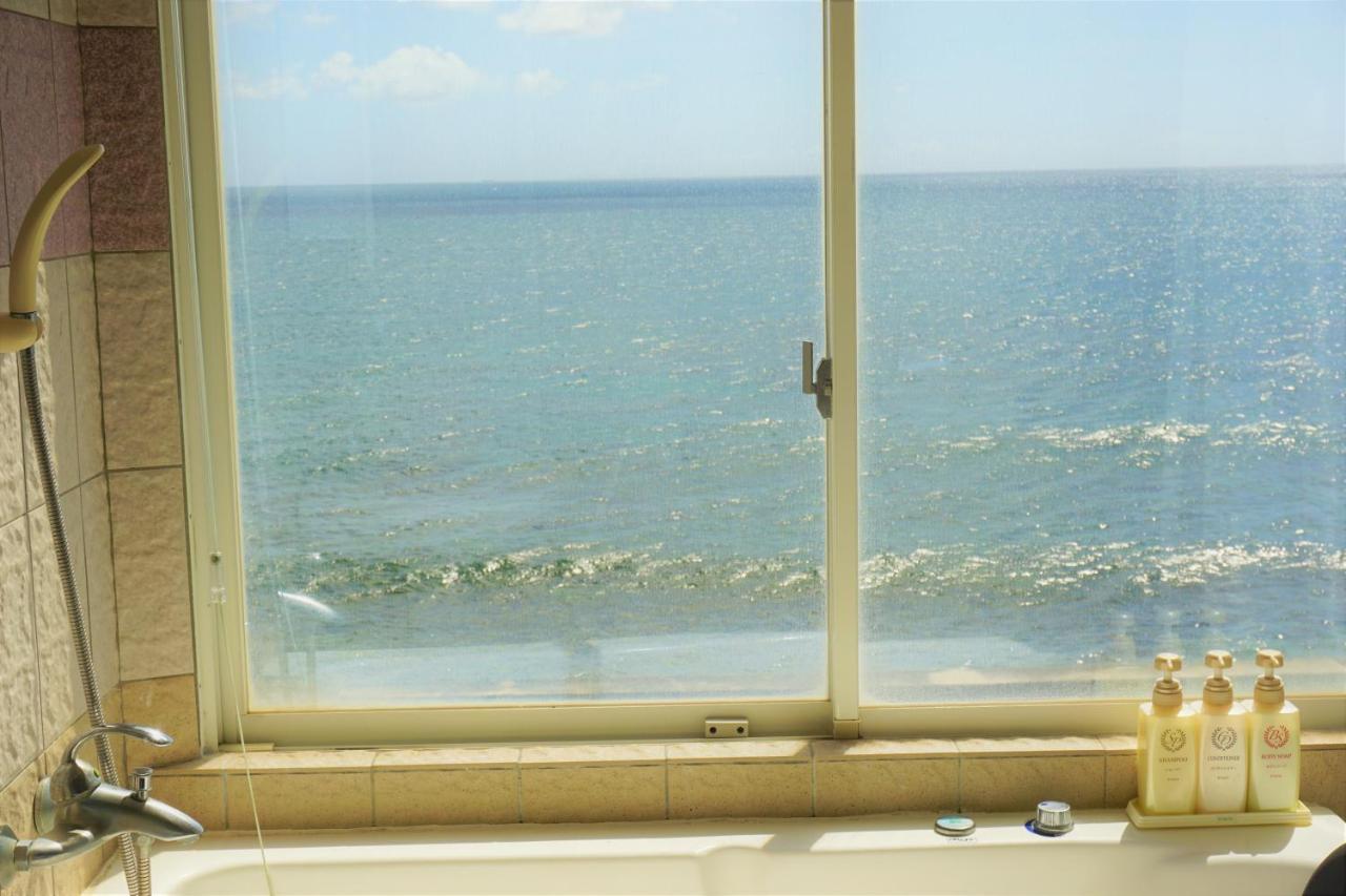 Hotel Okinawa Ocean Front Chatan Exterior foto